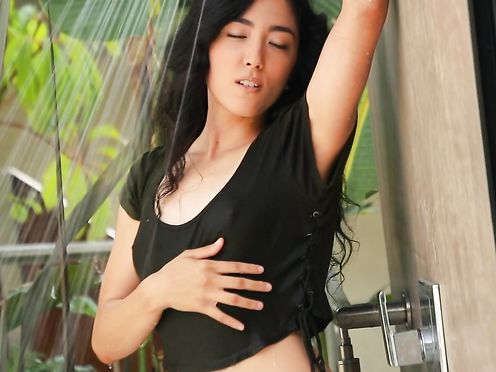 Warm Outdoor Shower - Crystal Wings