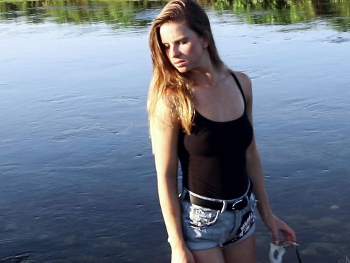 The River's Honey - Vanesa