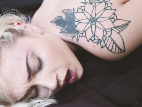 Rope 2 - Violet Devine in Action